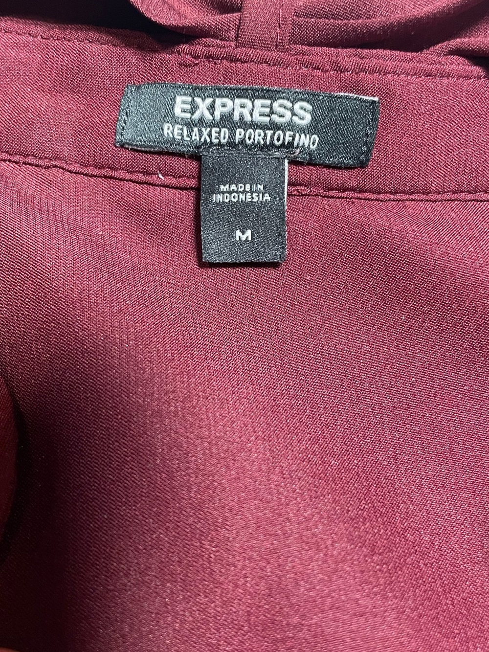 Express Relaxed Portofino Tie Front button down blouse. Maroon. Size M. - Picture 4 of 9